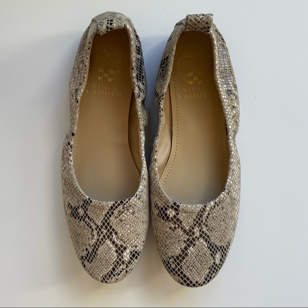 Vince Camuto Etheda Snakeskin Flat Size 8M